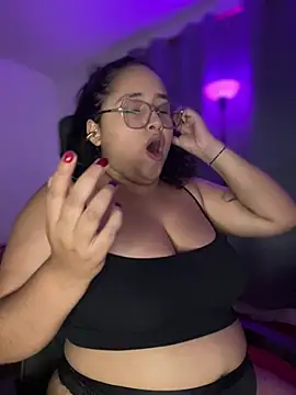 Snapshot of CurlyGirl_1 chatting on February 22, 9:57 pm CurlyGirl 1 online show from February 22, 9:57 pm