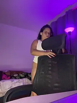 Snapshot of CurlyGirl_1 chatting on February 24, 12:41 am CurlyGirl 1 online show from February 24, 12:41 am