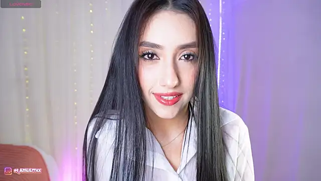 yourlittlesucubus online show from June 4, 5:02 am