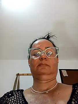 Snapshot of Eunice73 chatting on December 9, 12:23 am Eunice73 online show from December 9, 12:23 am