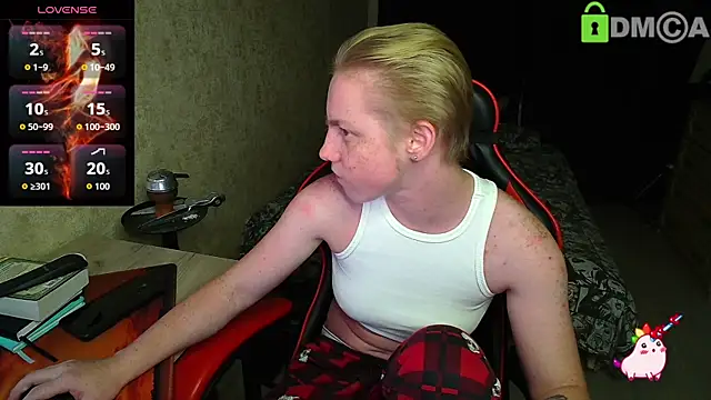 Alexis Gordon online show from September 26, 8:02 pm