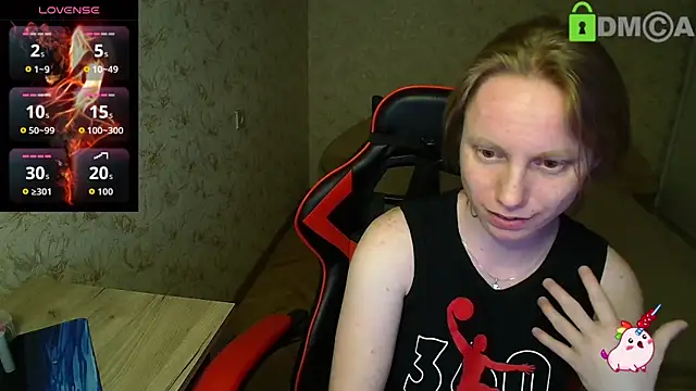 Alexis Gordon online show from April 18, 7:07 pm