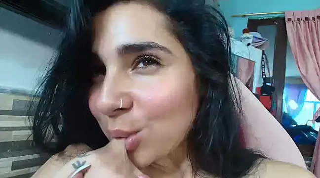 Meganmilk1 online show from December 20, 4:57 pm