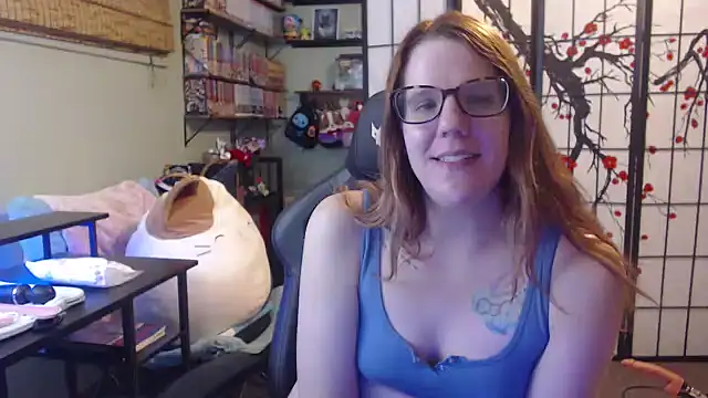 Sarahtineke online show from March 23, 4:33 pm