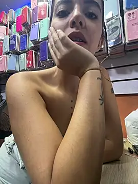 Snapshot of NicolRoss_ chatting on May 16, 10:19 pm NicolRoss online show from May 16, 10:19 pm