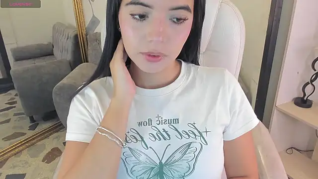 Snapshot of NicolRoss_ chatting on May 21, 2:13 pm NicolRoss online show from May 21, 2:13 pm