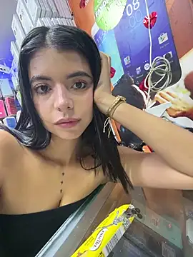 Snapshot of NicolRoss_ chatting on May 23, 10:36 pm NicolRoss online show from May 23, 10:36 pm