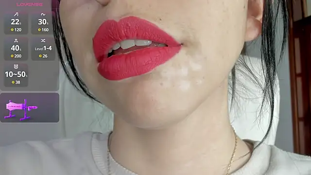 Snapshot of Katty_mouth chatting on December 3, 8:28 pm Katty mouth online show from December 3, 8:28 pm