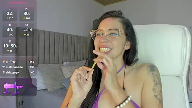 Snapshot of Katty_mouth chatting on December 10, 9:43 pm Katty mouth online show from December 10, 9:43 pm