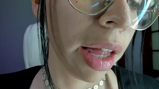 Snapshot of Katty_mouth chatting on February 12, 12:05 am Katty mouth online show from February 12, 12:05 am