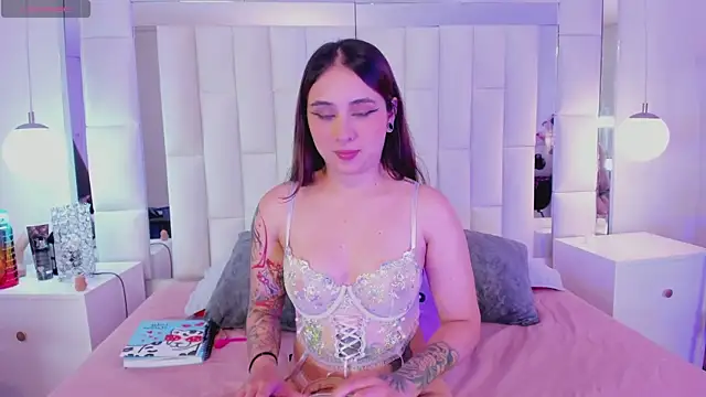 Snapshot of Luciana_66 chatting on February 1, 1:23 am Luciana 66 online show from February 1, 1:23 am