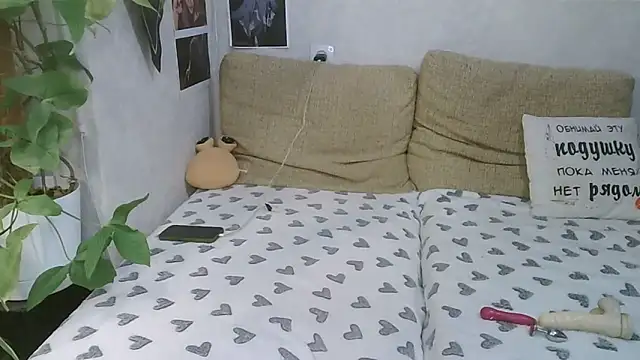 Snapshot of -GoldenGirl- chatting on May 8, 10:59 pm -GoldenGirl- online show from May 8, 10:59 pm