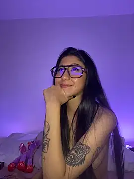 Snapshot of BubbleGumm_ chatting on March 22, 6:43 am BubbleGumm online show from March 22, 6:43 am