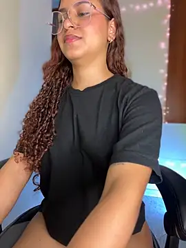 Snapshot of gretta_kler1 chatting on December 4, 4:27 pm gretta kler1 online show from December 4, 4:27 pm