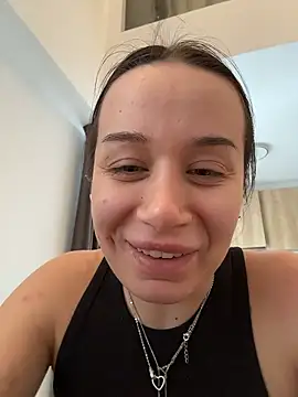 deliaroyal online show from January 19, 2:21 pm