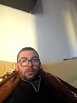 Snapshot of crissbadboy chatting on February 25, 3:32 pm crissbadboy online show from February 25, 3:32 pm