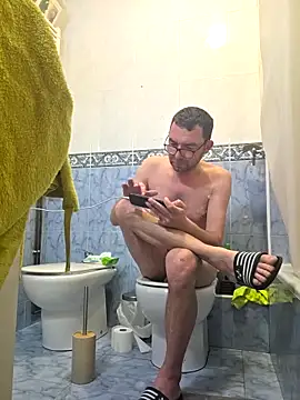 Snapshot of crissbadboy chatting on February 26, 4:55 am crissbadboy online show from February 26, 4:55 am