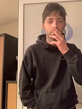 Snapshot of GuillaumebeauZizi chatting on February 7, 7:17 pm GuillaumebeauZizi online show from February 7, 7:17 pm