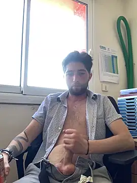 GuillaumebeauZizi online show from April 25, 2:58 pm