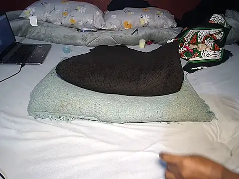 Snapshot of Finito_cutie chatting on March 23, 2:15 am Finito cutie online show from March 23, 2:15 am