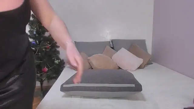 SheilaBloom online show from January 22, 10:37 pm