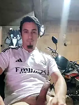 Snapshot of Rejy1992 chatting on January 4, 2:25 am Rejy1992 online show from January 4, 2:25 am