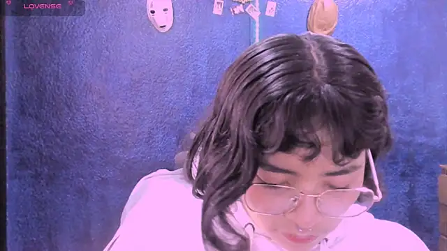 NinaYellow online show from December 9, 3:22 pm