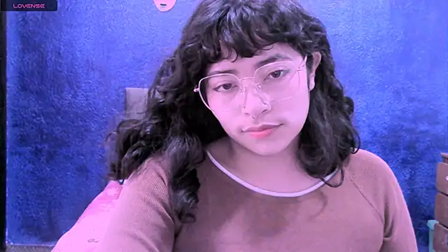 NinaYellow online show from October 1, 3:51 pm