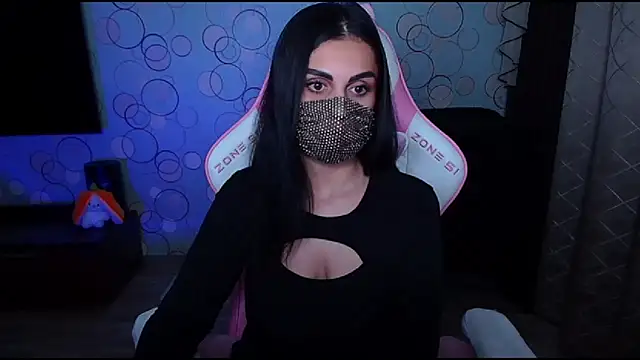 Snapshot of __Yasmina__ chatting on October 6, 9:18 am Yasmina online show from October 6, 9:18 am