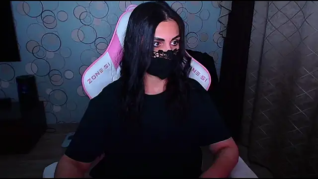 Snapshot of __Yasmina__ chatting on October 21, 2:56 am Yasmina online show from October 21, 2:56 am