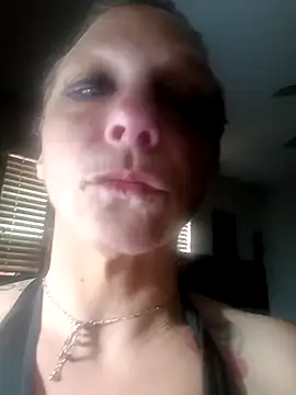 Snapshot of Everlyrose27 chatting on January 9, 2:40 pm Everlyrose27 online show from January 9, 2:40 pm