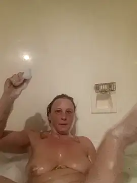 Snapshot of Everlyrose27 chatting on January 16, 2:51 pm Everlyrose27 online show from January 16, 2:51 pm