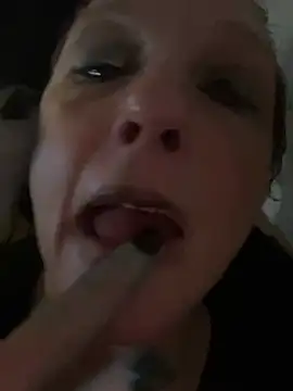 Snapshot of Everlyrose27 chatting on February 25, 6:20 pm Everlyrose27 online show from February 25, 6:20 pm