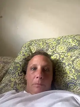 Snapshot of Everlyrose27 chatting on September 13, 8:41 pm Everlyrose27 online show from September 13, 8:41 pm