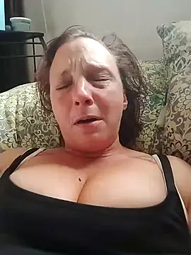 Snapshot of Everlyrose27 chatting on January 5, 7:39 pm Everlyrose27 online show from January 5, 7:39 pm