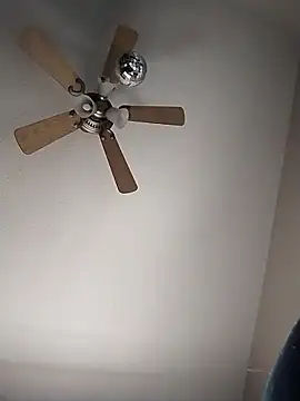 Snapshot of Everlyrose27 chatting on January 12, 5:40 pm Everlyrose27 online show from January 12, 5:40 pm