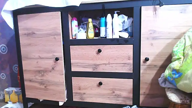 Snapshot of SquirtyAlice chatting on March 6, 8:16 pm SquirtyAlice online show from March 6, 8:16 pm