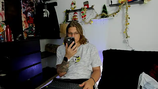 Tom Krakow online show from December 19, 8:02 pm