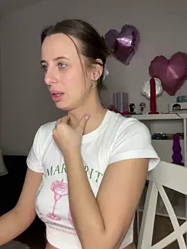 Hii Lolla online show from February 19, 7:05 pm