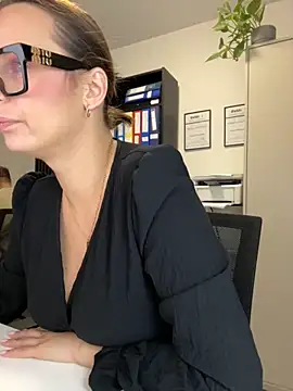 Hii Lolla online show from November 24, 7:08 am