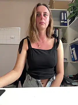 Hii Lolla online show from March 14, 9:04 am