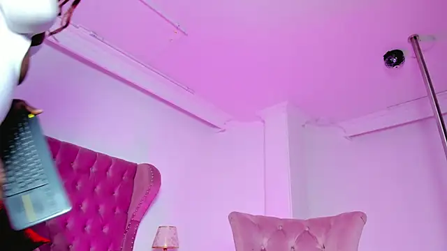 AnnieWestly online show from January 18, 12:26 pm