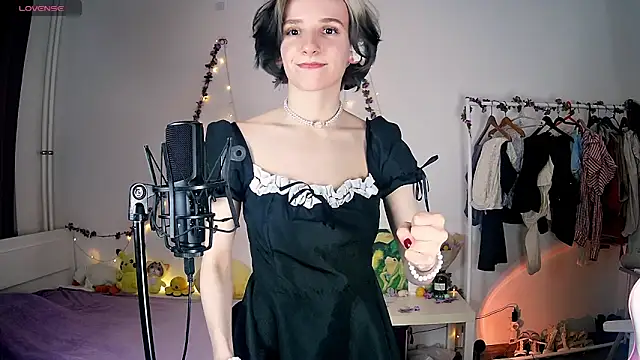 Snapshot of Violet_Veliya chatting on March 2, 5:58 pm Violet Veliya online show from March 2, 5:58 pm