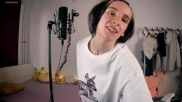 Snapshot of Violet_Veliya chatting on March 21, 3:46 pm Violet Veliya online show from March 21, 3:46 pm