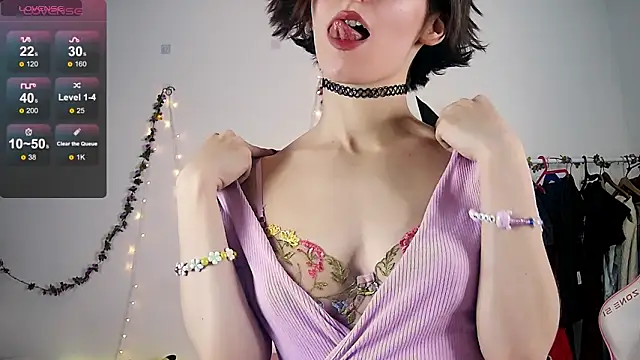 Snapshot of Violet_Veliya chatting on October 9, 4:05 pm Violet Veliya online show from October 9, 4:05 pm