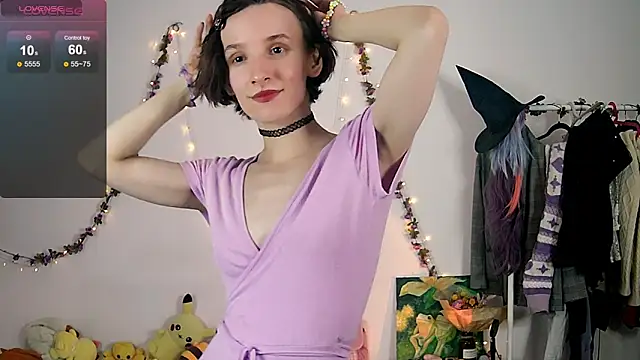 Snapshot of Violet_Veliya chatting on October 25, 3:29 pm Violet Veliya online show from October 25, 3:29 pm