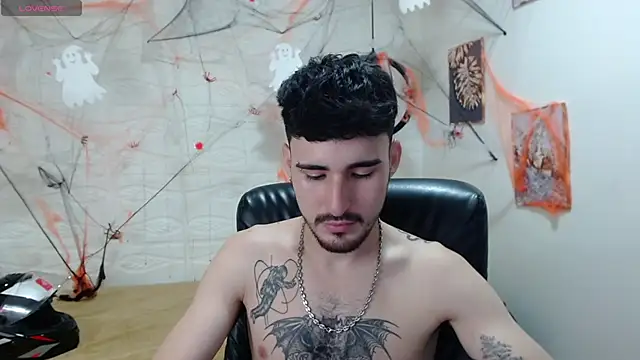 DmitriSanders online show from December 10, 12:17 am