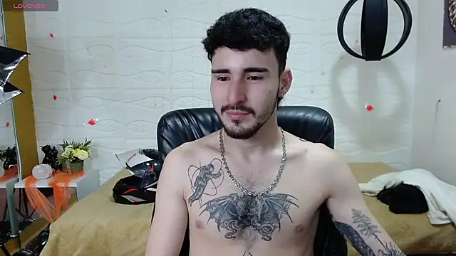 DmitriSanders online show from December 18, 11:30 pm