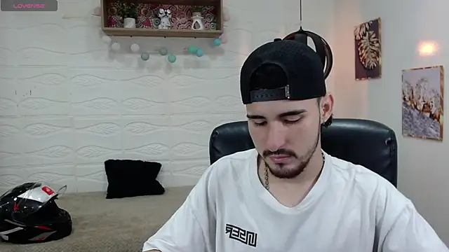 DmitriSanders online show from January 17, 9:17 pm