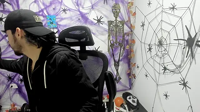 DmitriSanders online show from December 18, 3:12 am